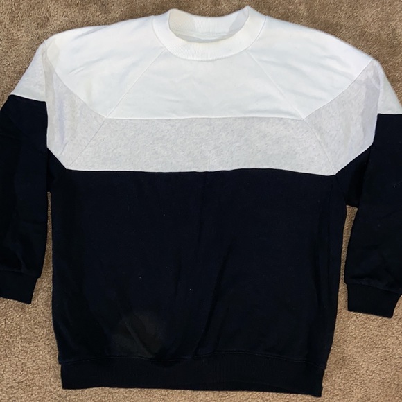 AE SweatShirt - Picture 2 of 6